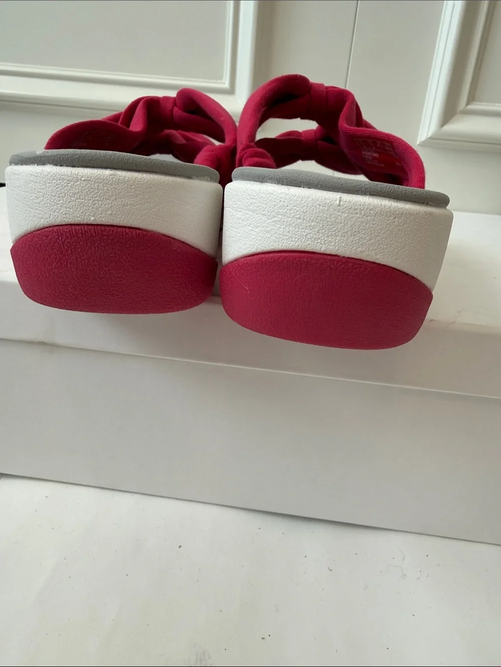Clarks Cloudsteppers Women's Bright Pink Knotted Slide Sandals